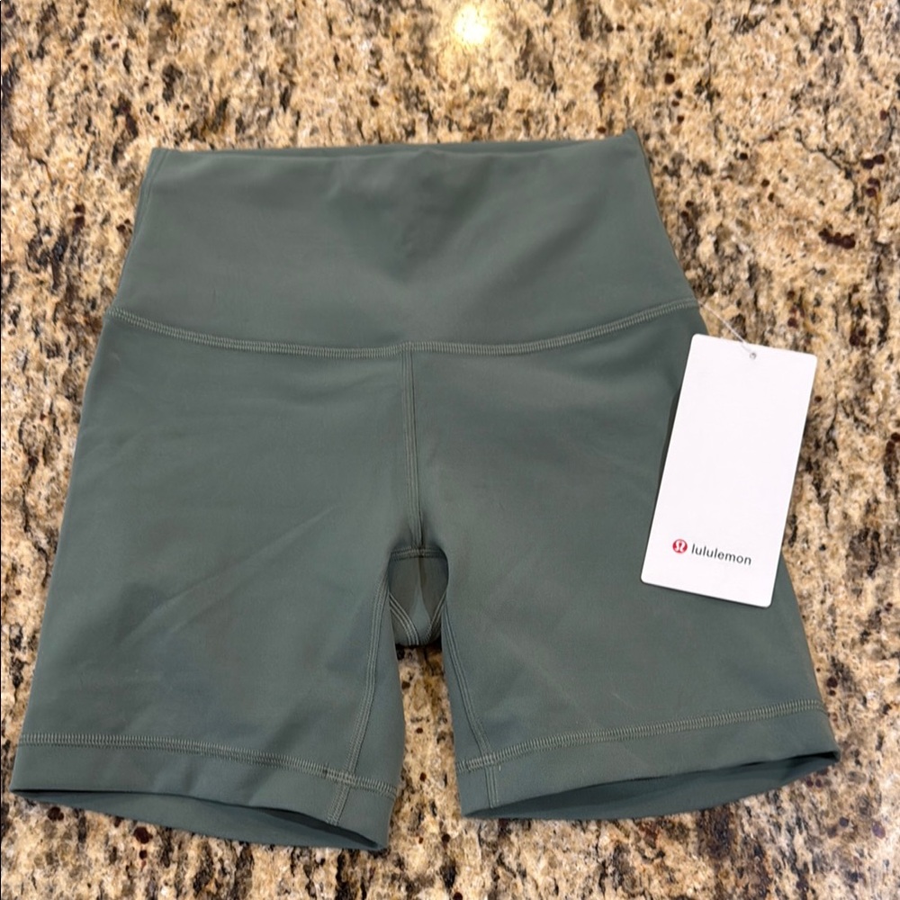 NWT lululemon winder train HR shorts 6in size 4